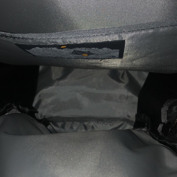 North face jester backpack - Picture 4 of 6